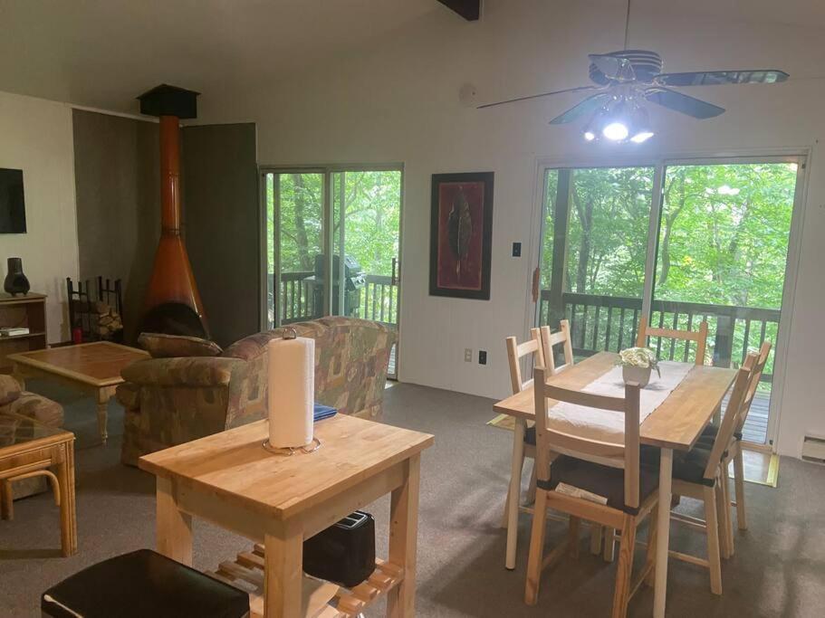 Clubhouse Lakeview Chalet East Stroudsburg Exterior foto